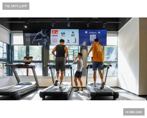 运动品牌推出新一代“智能训练背心”，可实时收集球员防守移动与协作数据